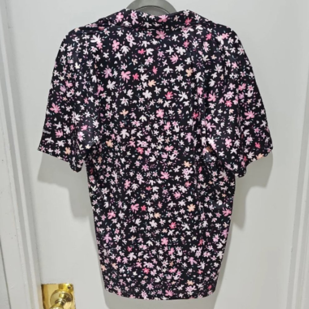 Kaipar medium sized flower power golf polo